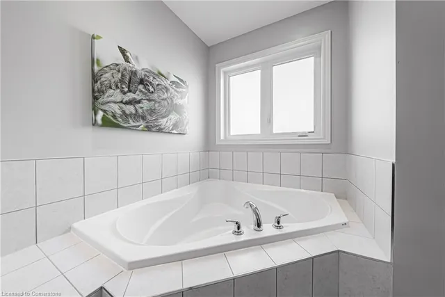 Additional image 29 of 51 Narbonne Cres