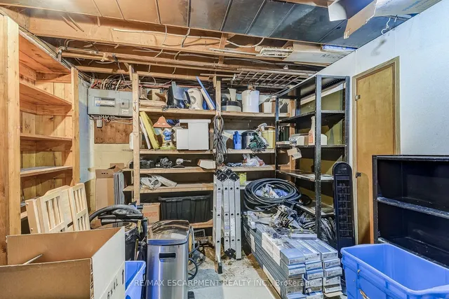 Additional image 33 of 8 Bromley Rd