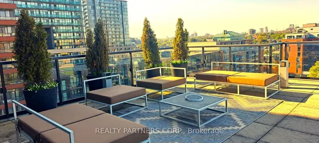 Additional image 31 of 8 Dovercourt Rd Unit 910