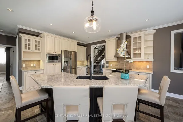 Additional image 9 of 100 Chesswood Tr