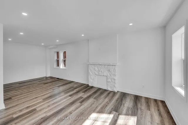 Additional image 9 of 21 Weir St