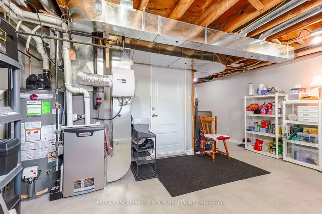 Additional image 9 of 202 LAVINA Cres Unit 10