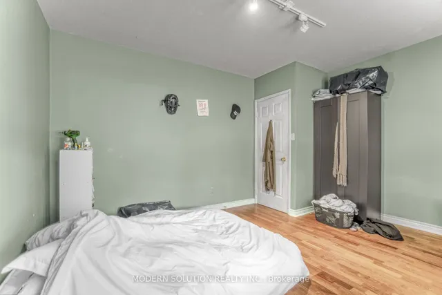 Additional image 18 of 36 James St Unit 302