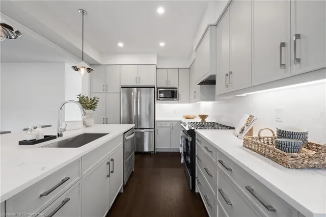 Additional image 10 of 518 Markay Common