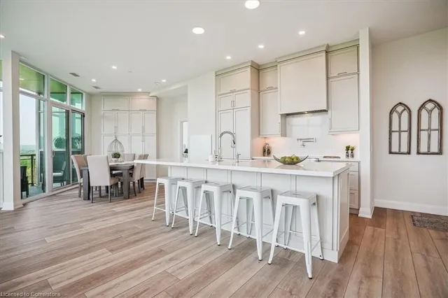 Additional image 13 of 2750 King St Unit 806