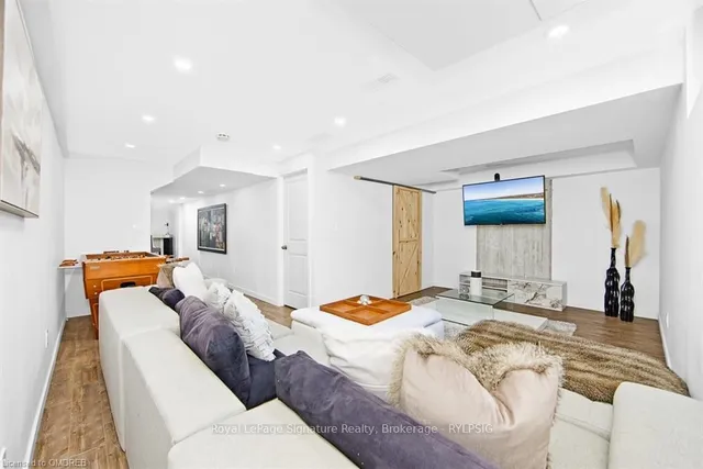 Additional image 20 of 5056 NEW St Unit 21