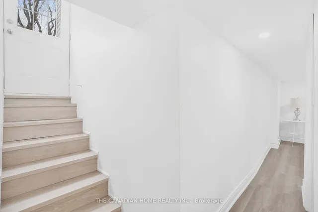 Additional image 27 of 582 Wentworth St