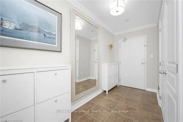 Additional image 9 of 5070 FAIRVIEW St Unit 209