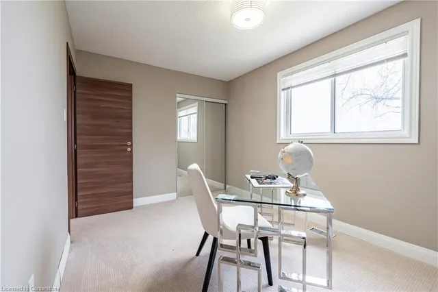 Additional image 28 of 46 Vesper Crt