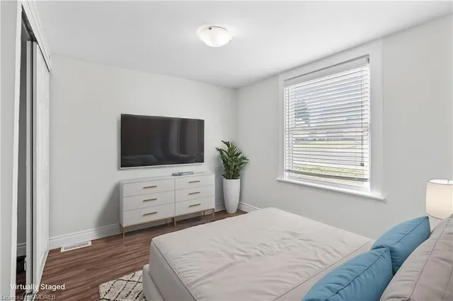 Additional image 13 of 937 Garth St