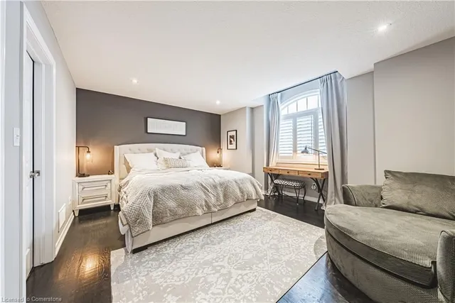 Additional image 24 of 48 Madonna Drive