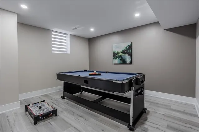 Additional image 33 of 4176 FULLER Cres