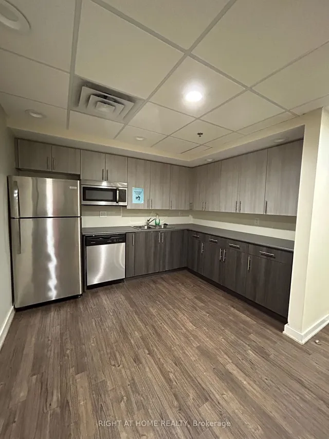 Additional image 24 of 38 Joe Shuster Way Unit 318