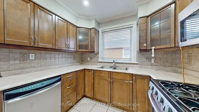 Additional image 18 of 15 Darcy Crt