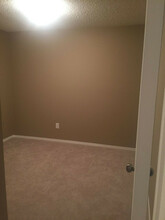 Primary image of 1060 McConachie Blvd NW