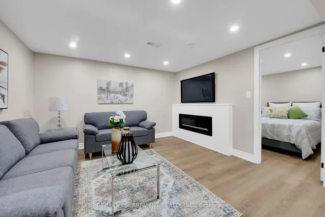 Additional image 17 of 67 Glendee Rd