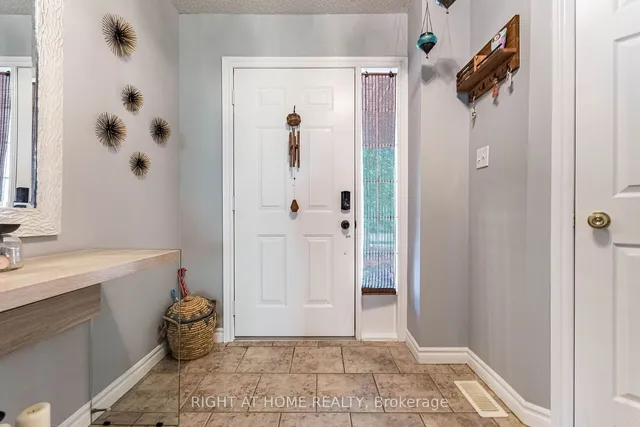 Additional image 3 of 64 Solsbury Cres