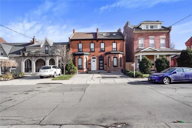 Primary image of 136 East Ave