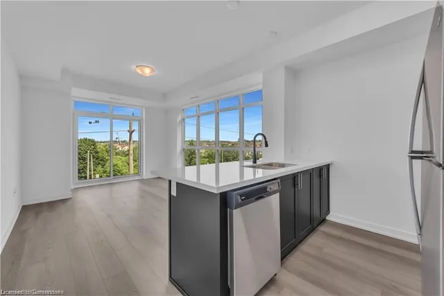 Additional image 11 of 460 Dundas St Unit 406