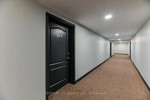 Additional image 4 of 1460 Main St Unit 214