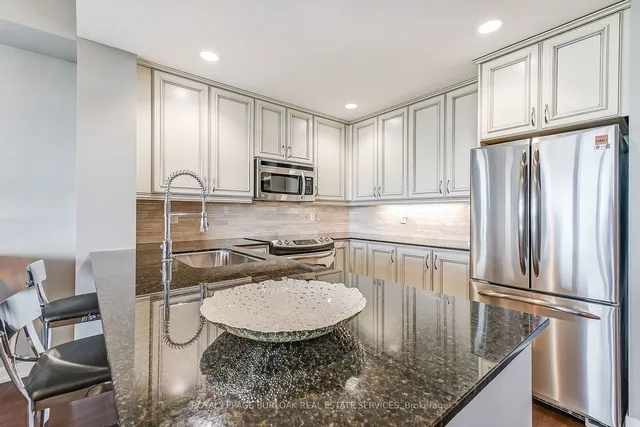 Additional image 8 of 551 Maple Ave Unit 1202