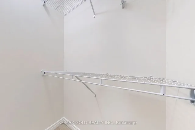 Additional image 32 of 86 Locker Pl