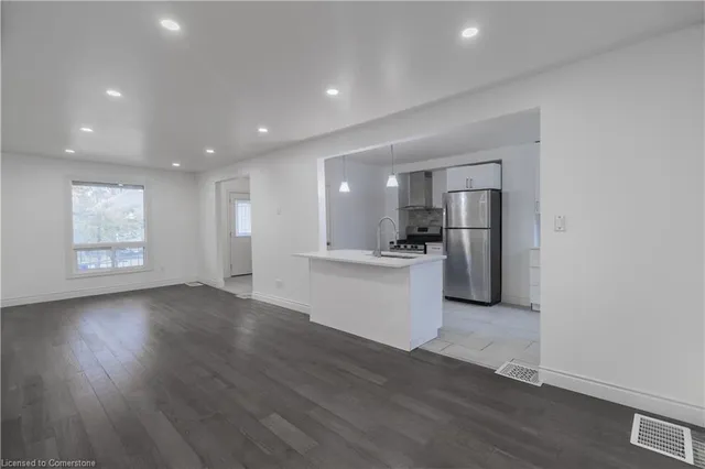 Additional image 6 of 30 Graham Ave