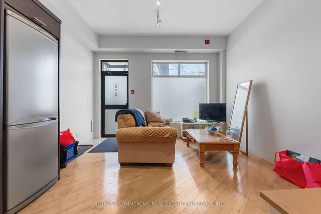 Additional image 34 of 3635 Dundas St