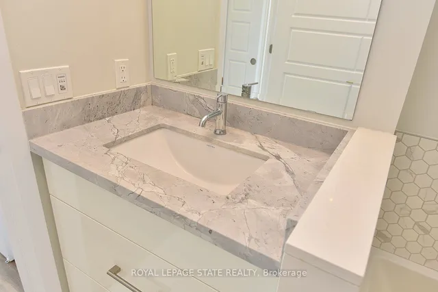 Additional image 18 of 2025 Maria St Unit 704