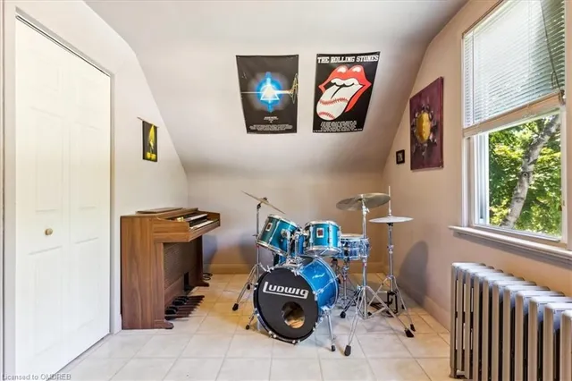 Additional image 31 of 2076 Churchill Ave