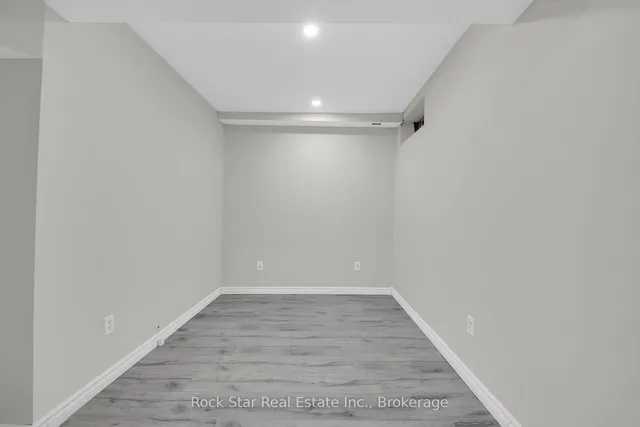 Additional image 34 of 75 Queen Victoria Dr