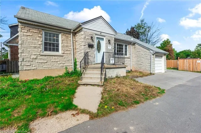 Additional image 39 of 136 Brantdale Ave