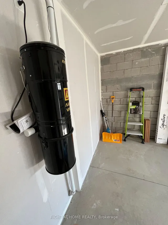 Additional image 32 of 30 MIA Dr Unit 1