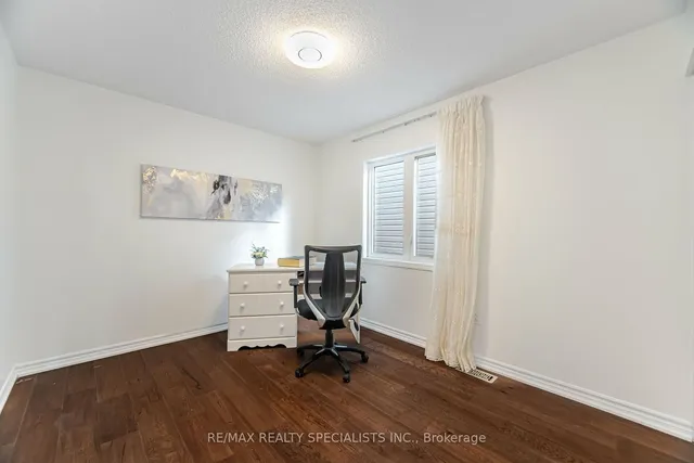 Additional image 26 of 369 Snoek Pt