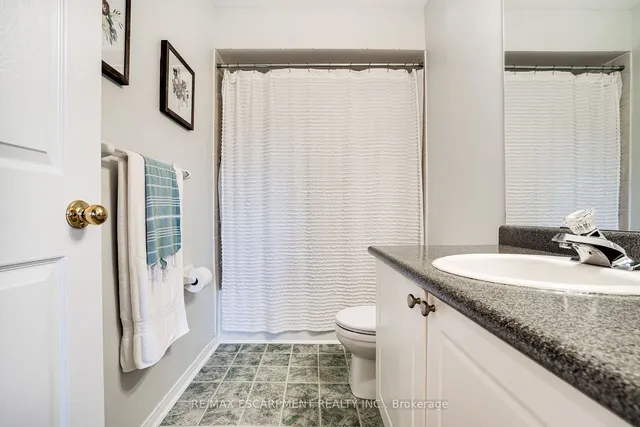 Additional image 28 of 31 Moss Blvd Unit 17