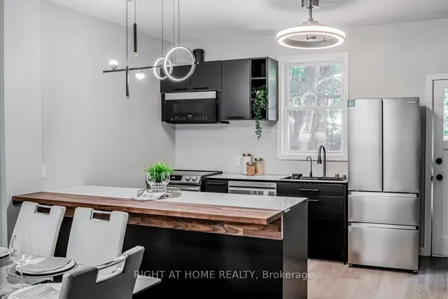 Additional image 12 of 35 Lorne Ave