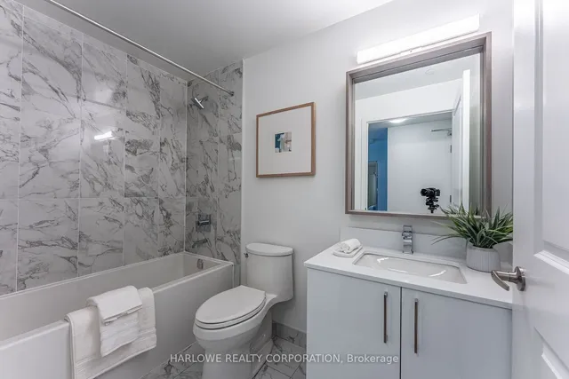 Additional image 32 of 543 Richmond St Unit 713