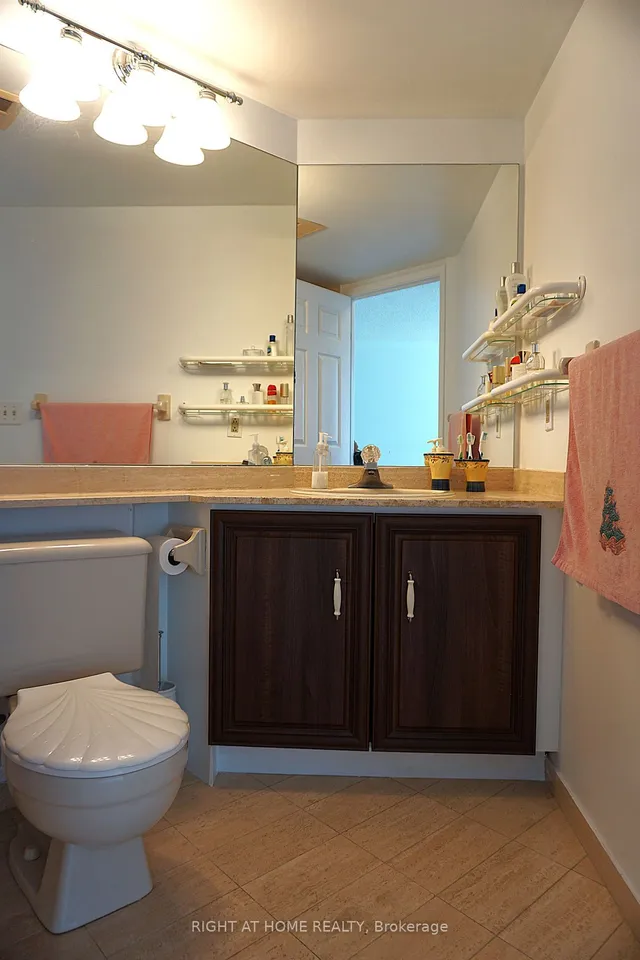 Additional image 17 of 7 Concorde Pl Unit 2110