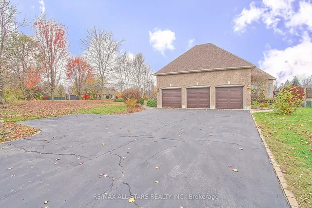 Additional image 3 of 11045 Inglis Dr