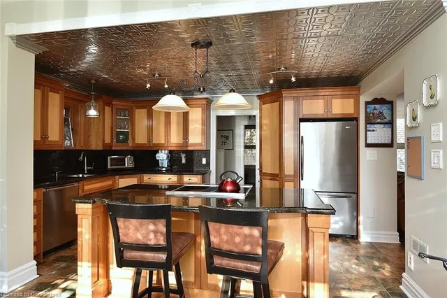 Additional image 23 of 9 Rowanwood Ave