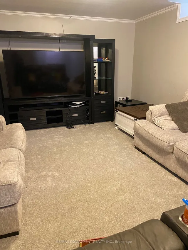 Additional image 29 of 44 PELECH Cres