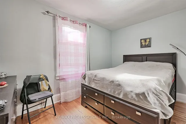 Additional image 20 of 166 Grace St