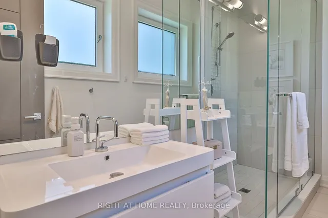 Additional image 24 of 179 Old Yonge St