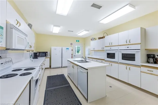 Additional image 44 of 145 Glenariff Dr