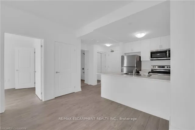 Additional image 12 of 460 Dundas St Unit 426