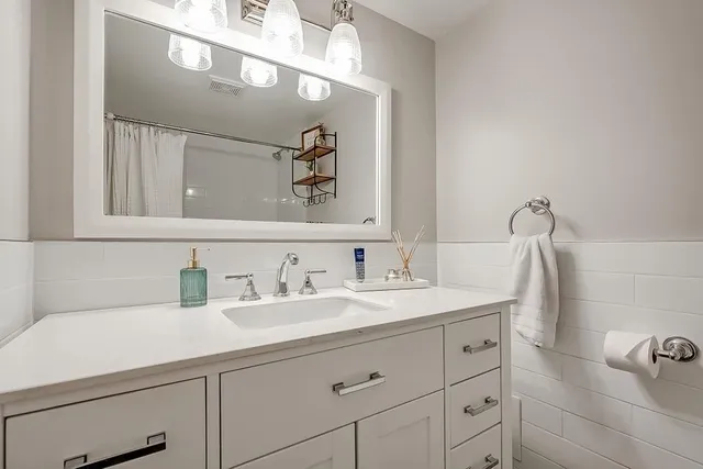 Additional image 33 of 1425 GHENT Ave Unit 901