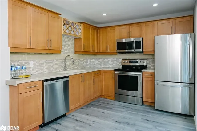 Additional image 8 of 673 Knox Ave