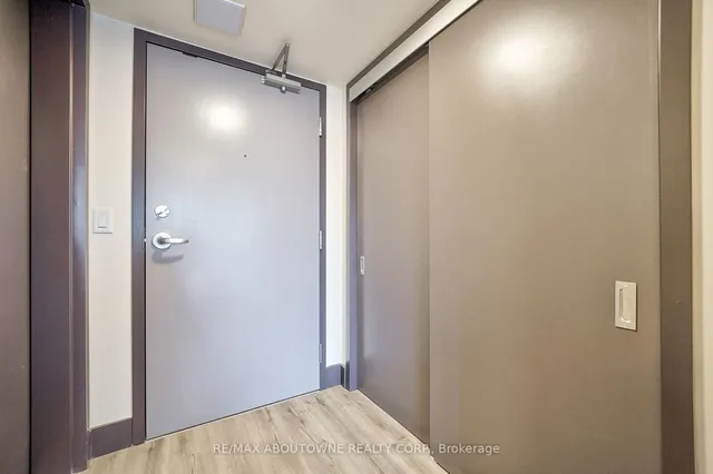 Additional image 6 of 121 King St Unit 505