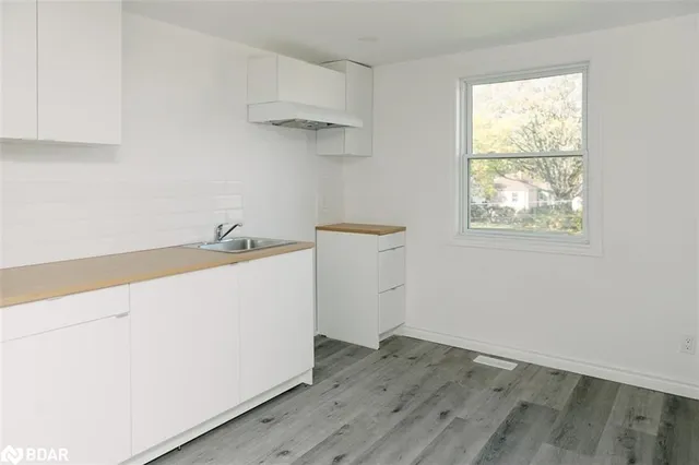 Additional image 16 of 673 Knox Ave