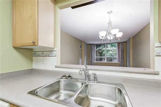 Additional image 8 of 100 BURLOAK Dr Unit 1208